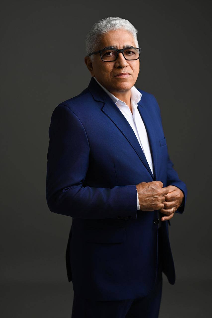 Noélio José em atendimento